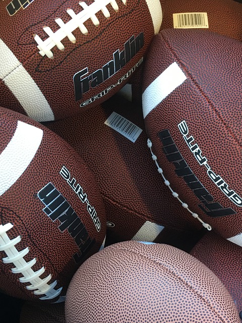 尼克斯队记：麦克布莱德X光检查显示无结构性损伤